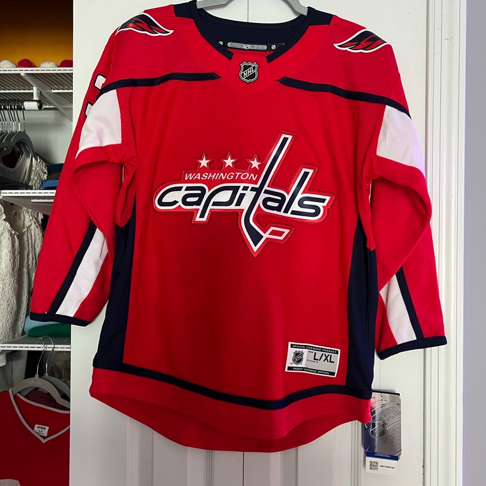 NWT Youth “Wilson” Caps Jersey